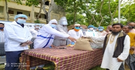 দেবীগঞ্জ উপজেলা প্রশাসনের সহায়তায় ৫`শ পরিববারে ত্রাণ বিতরণ       